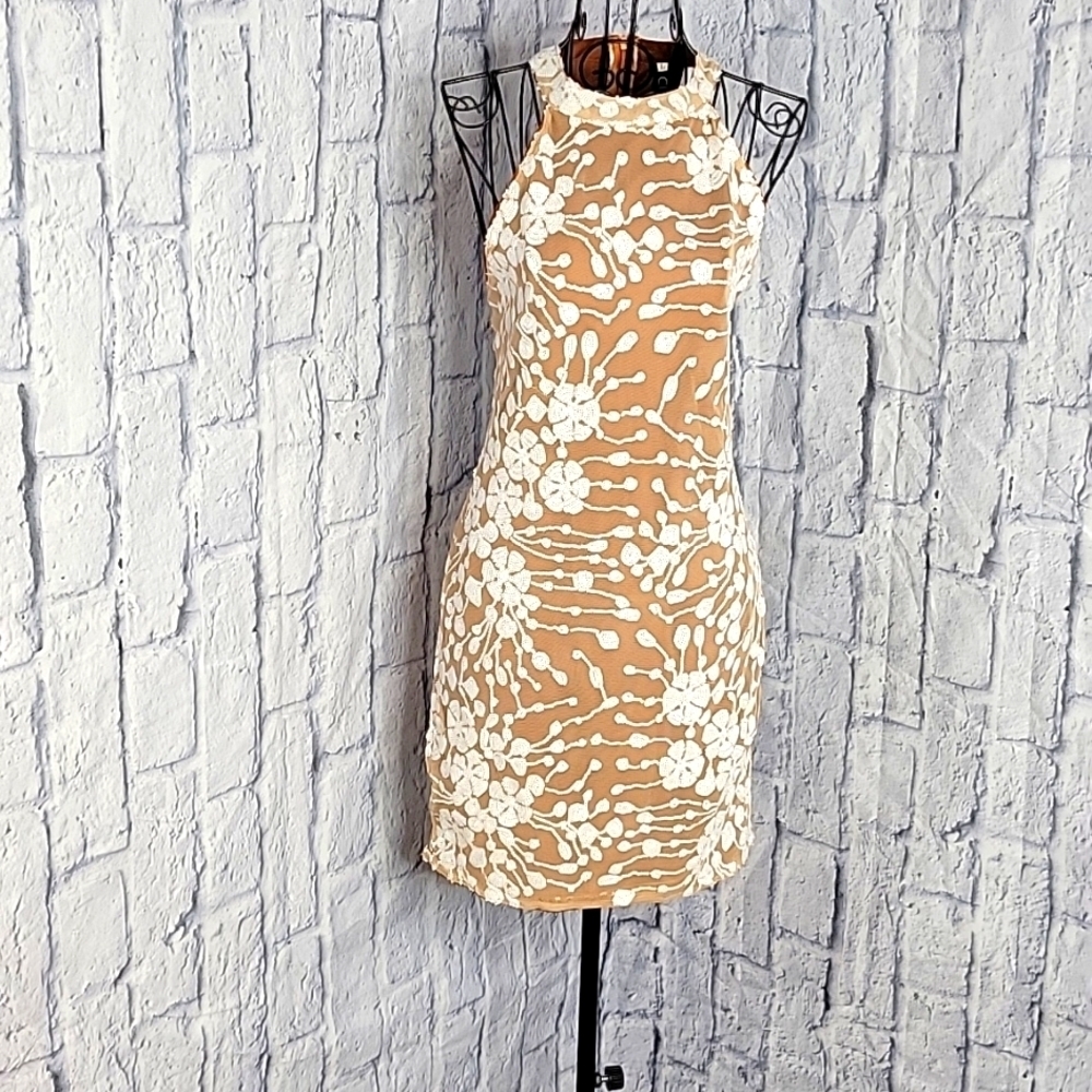 CBR Tan and‎ White Sequined Floral Mini Dressy Dress Large